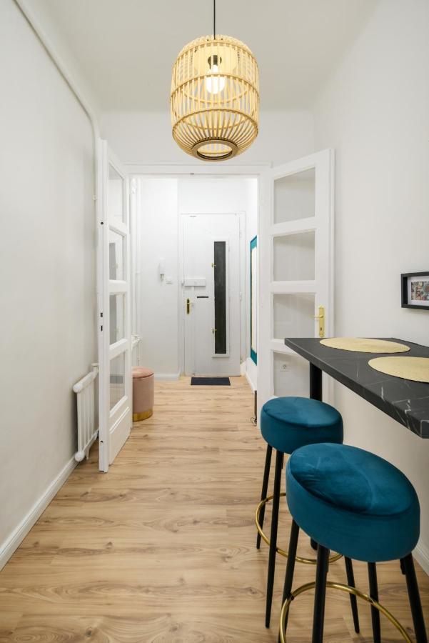 Stylish Spot By The River Danube Budapest Esterno foto